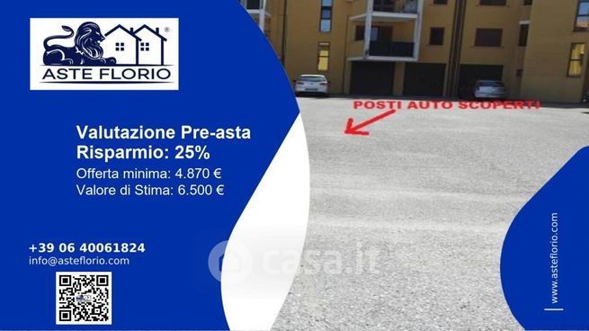 Box/posto auto in residenziale in Via Nicola Bobadilla 7 /C