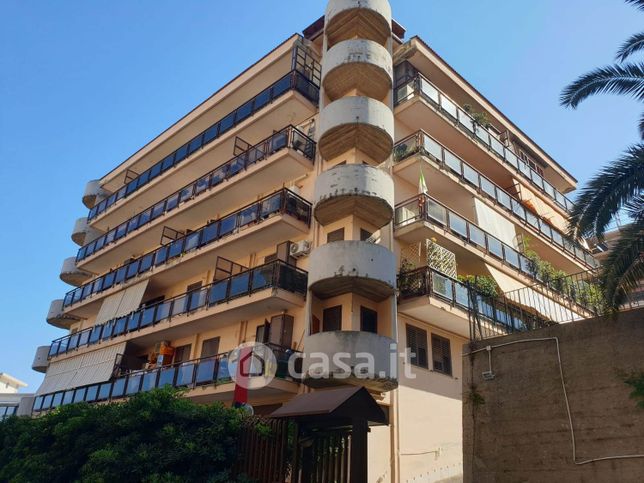 Appartamento in residenziale in Via Gelone 1