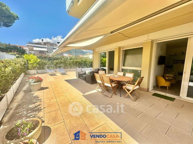 Appartamento in residenziale in Via per Pineland