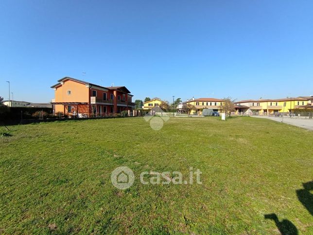 Terreno edificabile in residenziale in Via Rigoni Stern 10