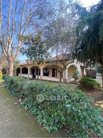 Villa in residenziale in 