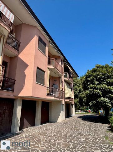 Appartamento in residenziale in Viale Santa Maria della Croce 14