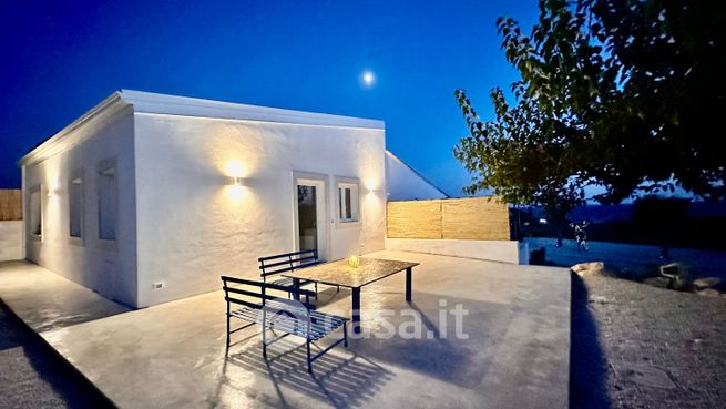 Casa bi/trifamiliare in residenziale in Viale Costa dell'Ambra 1