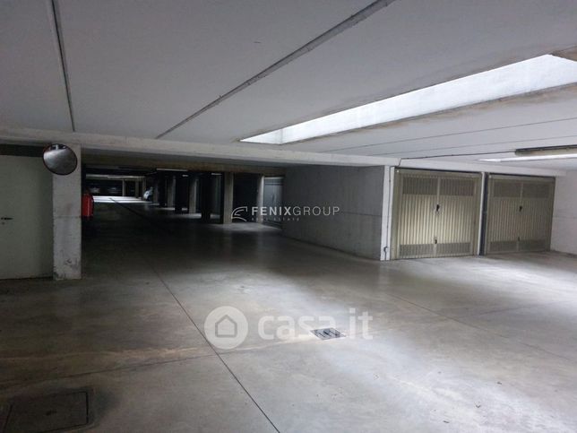 Box/posto auto in residenziale in Via Adda 17
