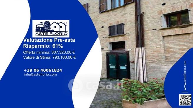Capannone in commerciale in Via Edmondo de Amicis