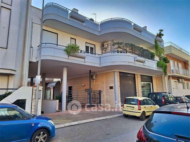 Casa indipendente in residenziale in 