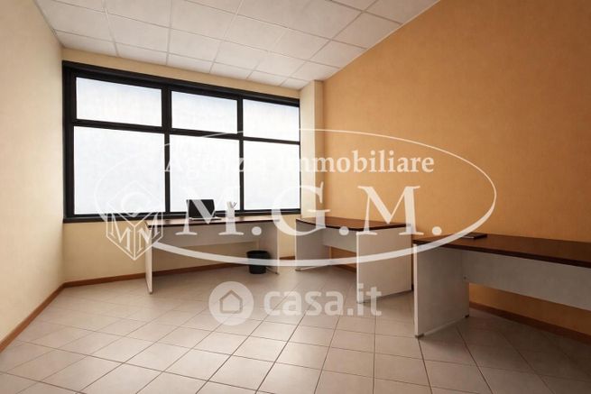 Ufficio in commerciale in Strada Provinciale 2 Vicarese