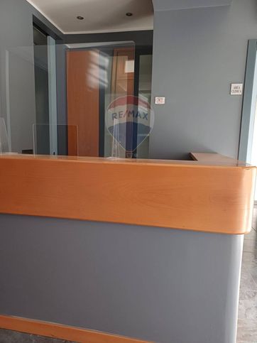 Ufficio in commerciale in 