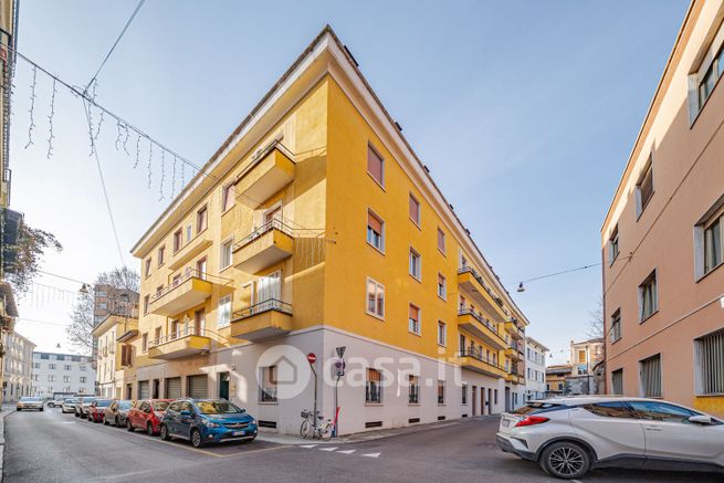 Ufficio in commerciale in Via Aleardo Aleardi 18 /B