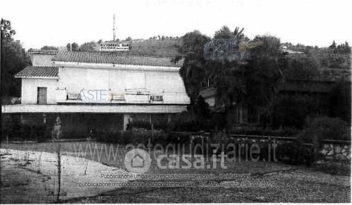 Terreno agricolo in commerciale in Via Vignola