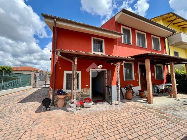 Casa bi/trifamiliare in residenziale in Via dei Seghetti