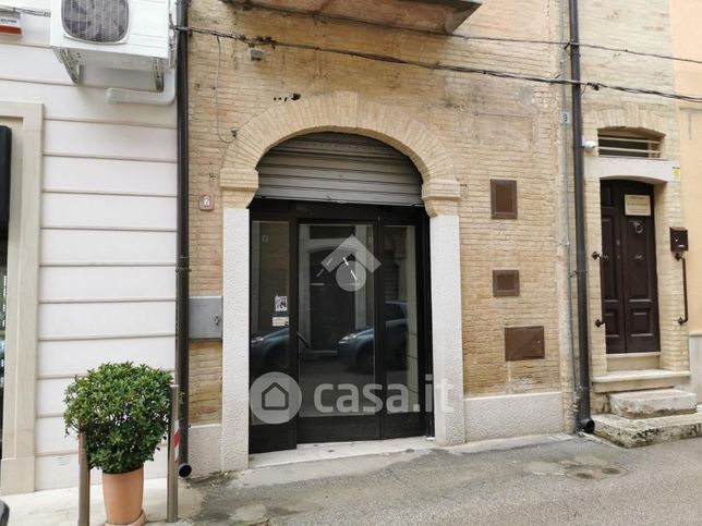 Garage/posto auto in residenziale in Via Ariosto 7