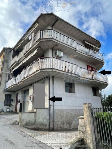 Appartamento in residenziale in Via Pareti Cornella 27