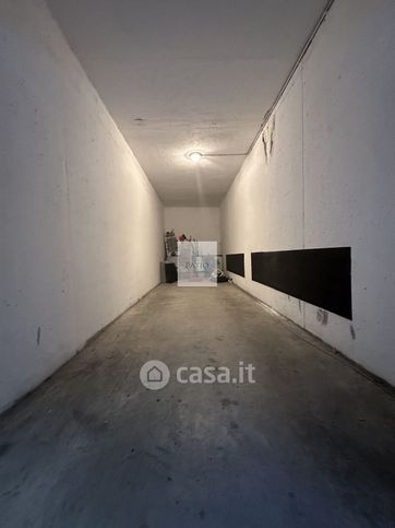 Box/posto auto in residenziale in Via Bent. Amilcare Nuvolone 4