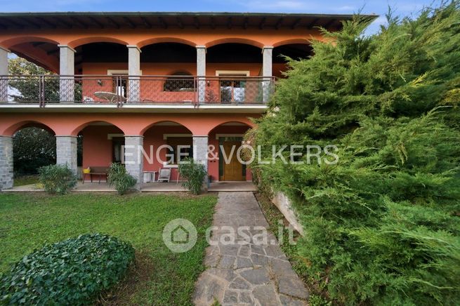 Villa in residenziale in Via Caduti Della Liberazione 32