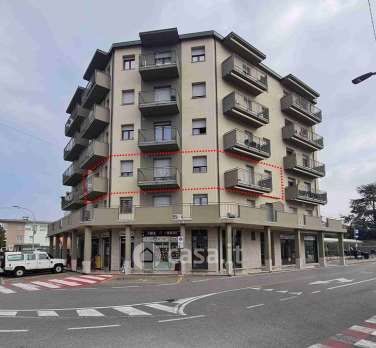 Appartamento in residenziale in Via Adamello 1
