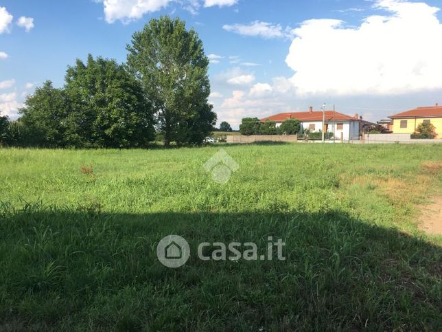 Terreno edificabile in residenziale in Via Mauro Macchi 2