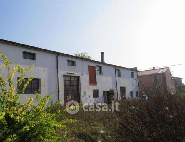 Capannone in commerciale in Via Cadabese