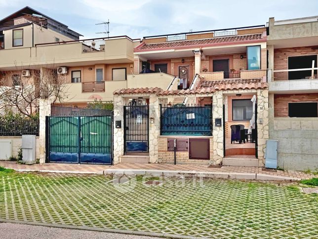 Casa indipendente in residenziale in Via Francia 16