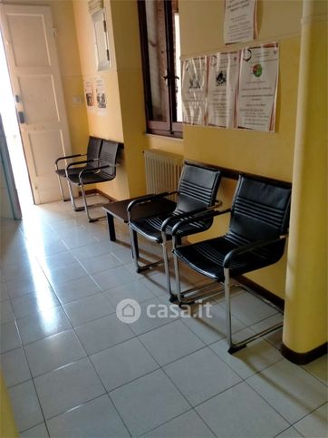 Ufficio in commerciale in Viale B. Pampaloni 1
