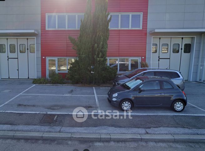 Capannone in commerciale in Via Girolamo Fracastoro 7