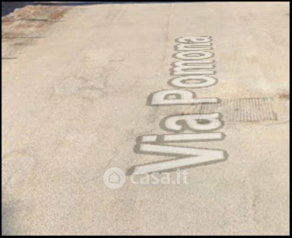 Box/posto auto in residenziale in Via Pomona 60