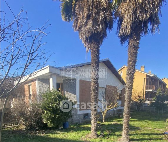 Casa indipendente in residenziale in Via C. Pavese 46