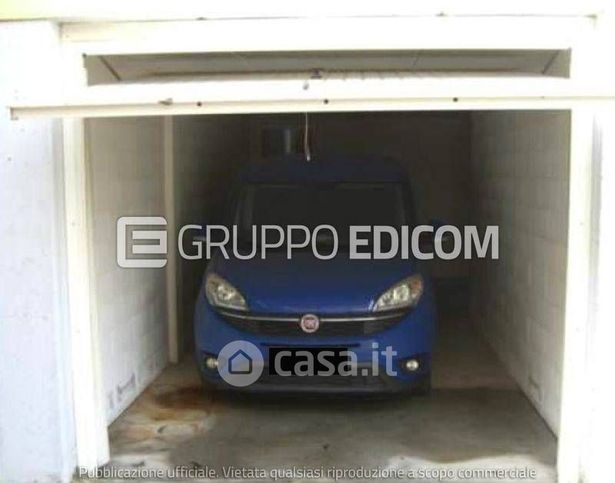 Garage/posto auto in residenziale in Via Francesco Vezzi