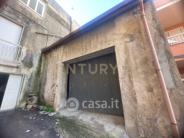 Garage/posto auto in residenziale in Via Municipio 128