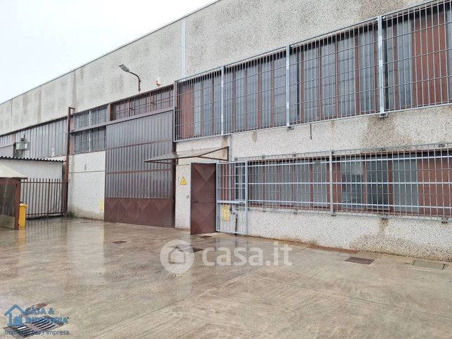 Capannone in commerciale in Via Giuseppe Verdi