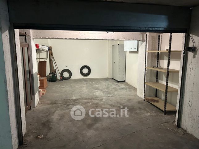 Box/posto auto in residenziale in Piazza Santo Spirito