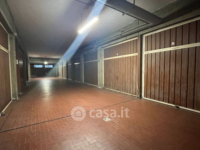 Box/posto auto in residenziale in Via Briscata 28