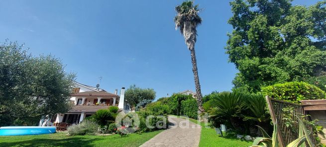 Casa bi/trifamiliare in residenziale in Via della Bandita 15