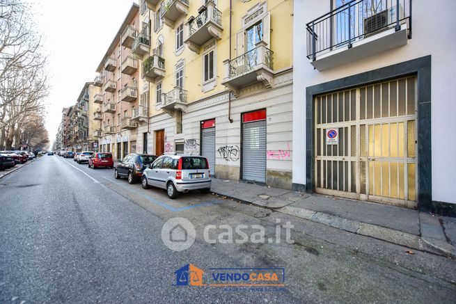 Box/posto auto in residenziale in Corso Regina Margherita 231