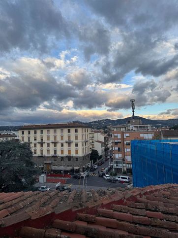 Attico/mansarda in residenziale in Piazza Isidoro del Lungo