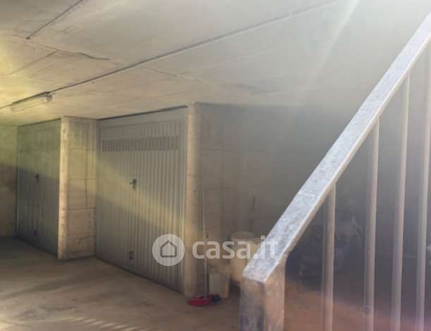 Box/posto auto in residenziale in Piazza XI Febbraio