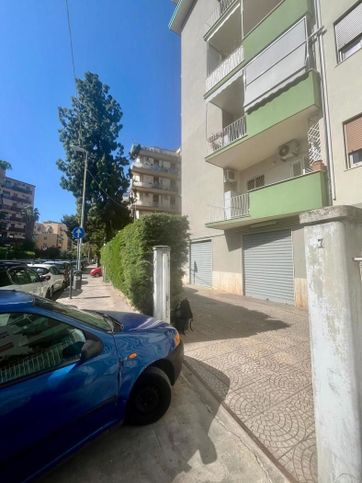 Box/posto auto in residenziale in Via Abruzzi 5