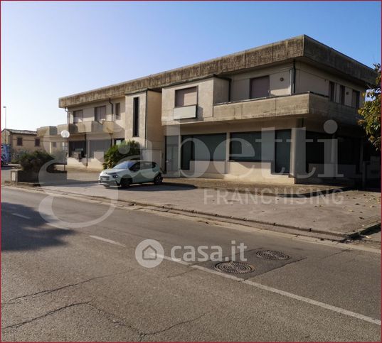 Ufficio in commerciale in