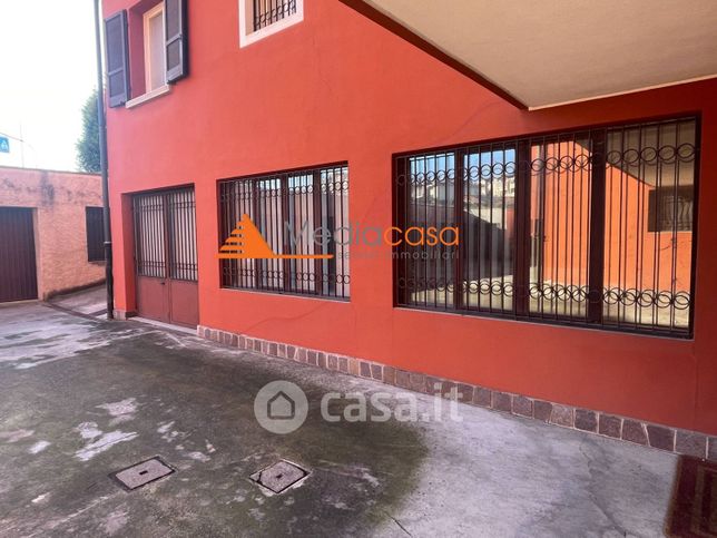 Ufficio in commerciale in Via Filippo Meda 2