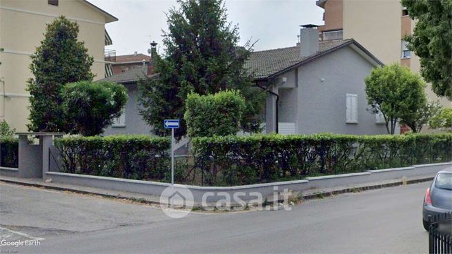 Villa in residenziale in Viale Giuseppe Giusti 21-1