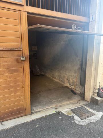 Box/posto auto in residenziale in Via Rosso di San Secondo 14