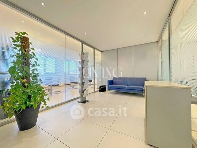 Ufficio in commerciale in Viale Europa 797