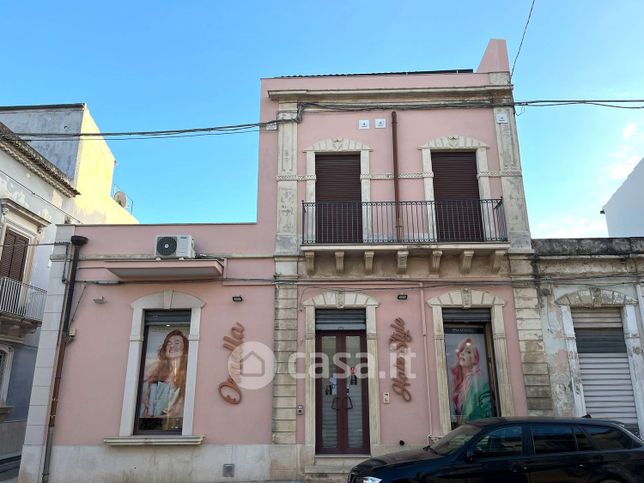 Casa indipendente in residenziale in Cortile Caserta