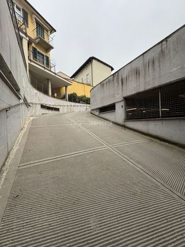 Garage/posto auto in residenziale in Via Edoardo Prato