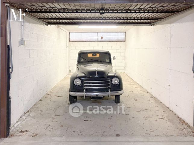 Box/posto auto in residenziale in Via Belgio