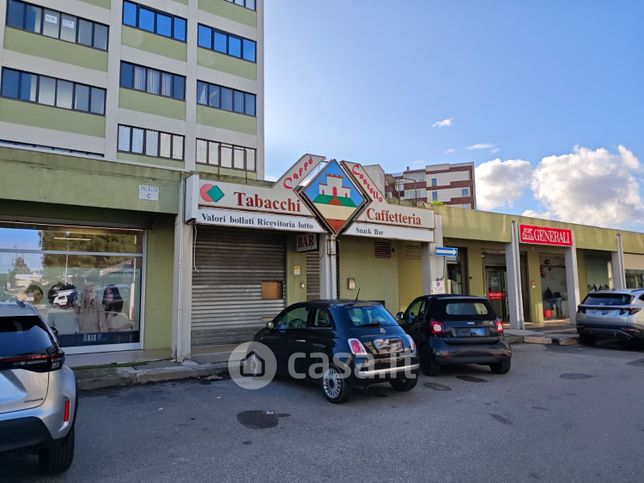 Negozio/locale commerciale in commerciale in Via Giuseppe Peretti 2 C