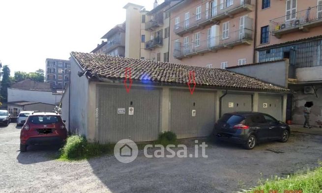 Box/posto auto in residenziale in Via Ettore Rovati 10