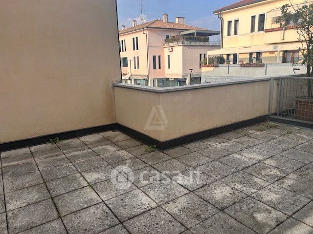 Ufficio in commerciale in 