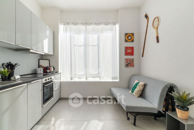 Attivitã /licenza (con o senza mura) in commerciale in Via Costantino Baroni 195