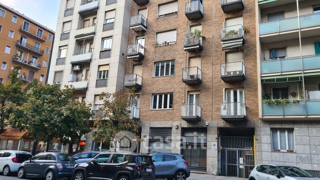 Box/posto auto in residenziale in Via Gaetano Strambio 23
